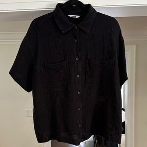 Joe Fresh Black Crinkle Pattern Short Sleeve Button-Up Top - Size 1X